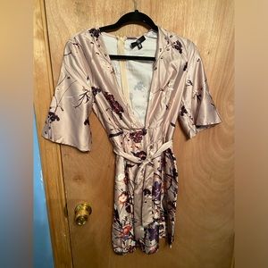 Missguided silky floral shift dress 👗